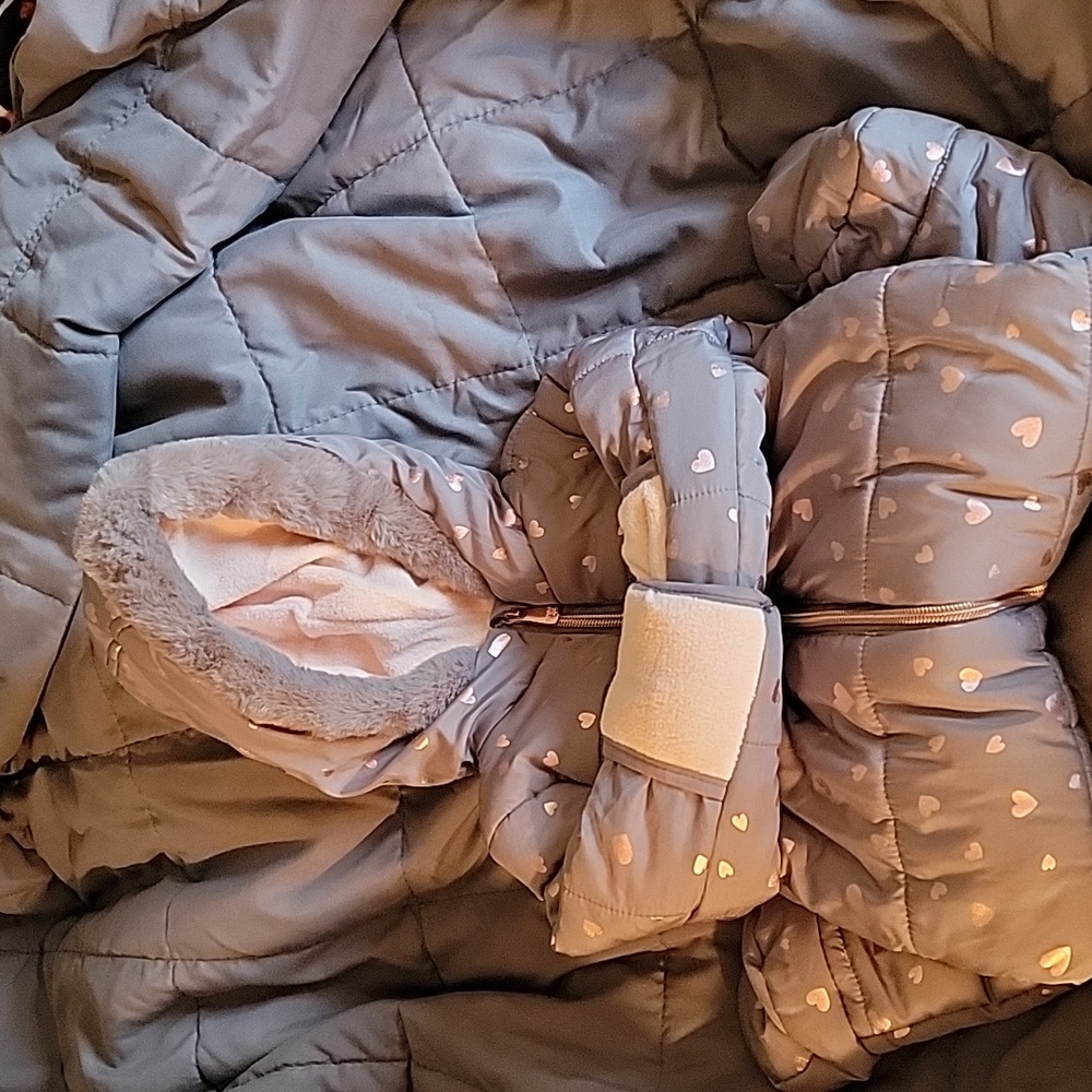 Kensie Girl Baby Snowsuit Grey with metallic Pink Hearts Size 3/6M NWOT